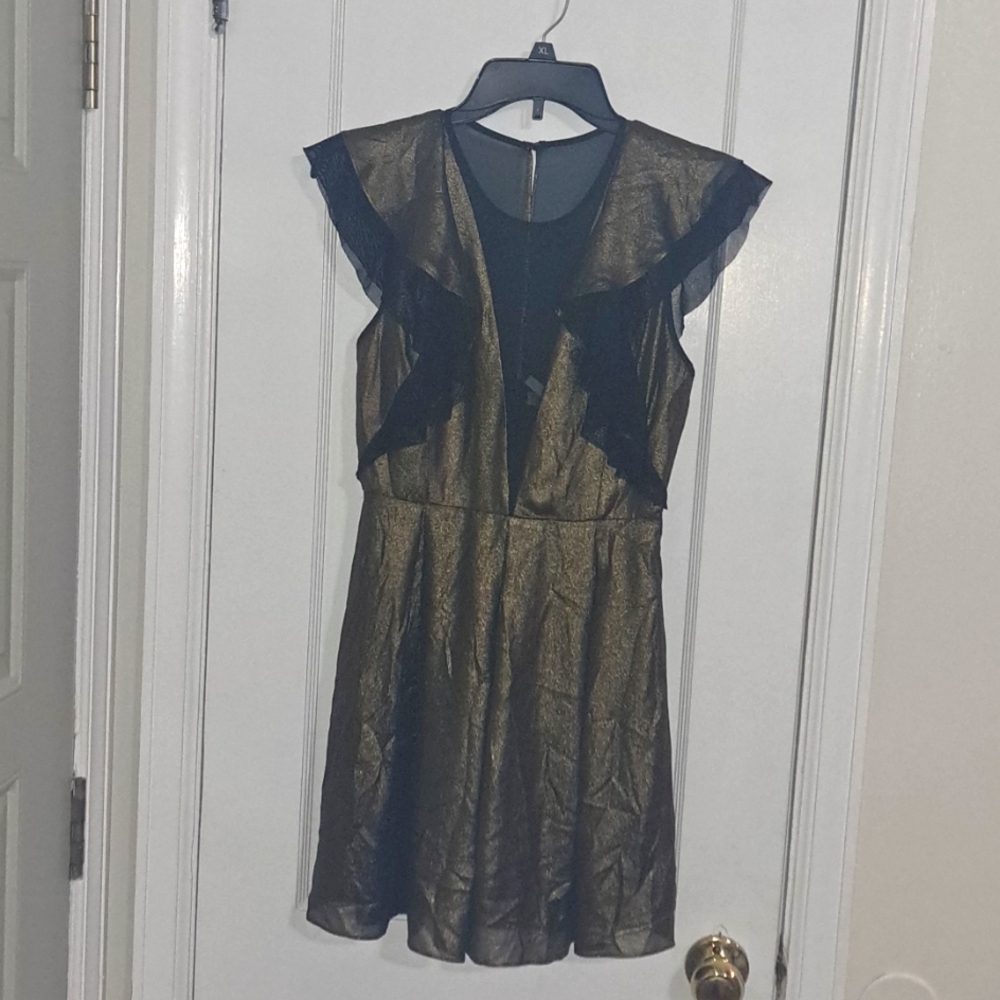 NWT BCBGeneration Metallic  Gold mini With Butterfly Sleeves SZ 0
